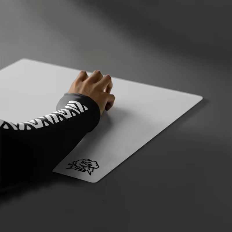 Glass Gaming Mouse Pad Skypad  - Fps Gaming Mouse review and price